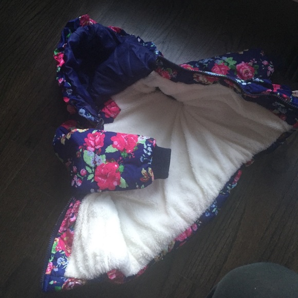 🌼🌷Girls Puffer Coat🌷🌼 - Picture 7 of 8